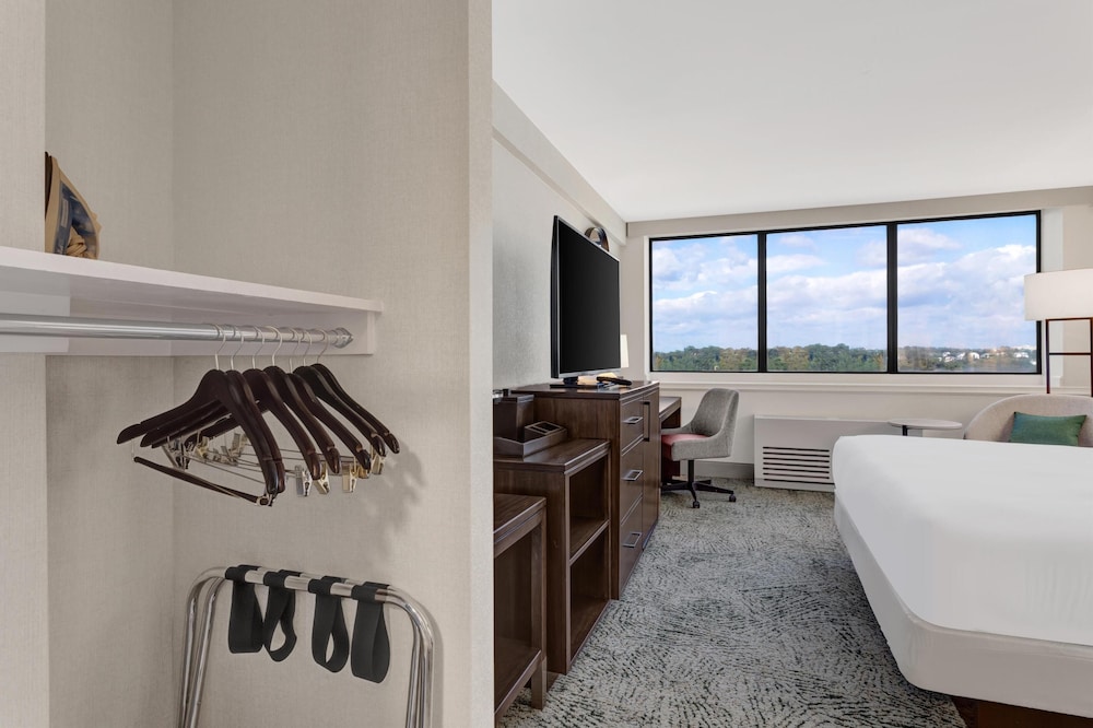 Hilton Arlington National Landing - photo 48