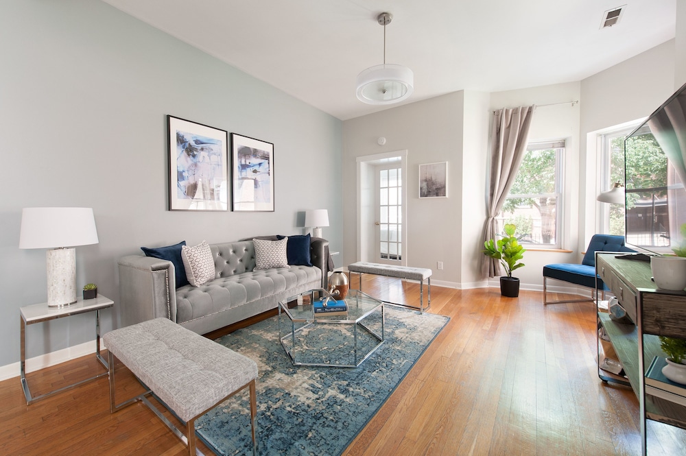 Sophisticated 4BR in Lincoln Park by Sonder - photo 17