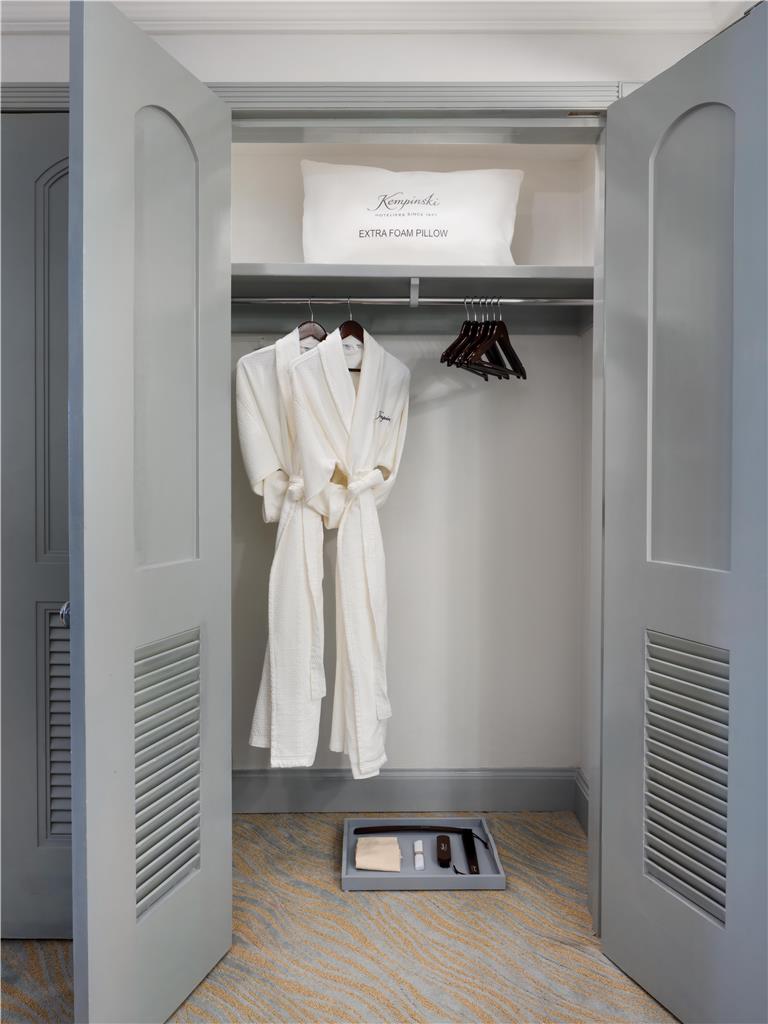 KICUN1_JAphotography_ Suite Closet.tif
