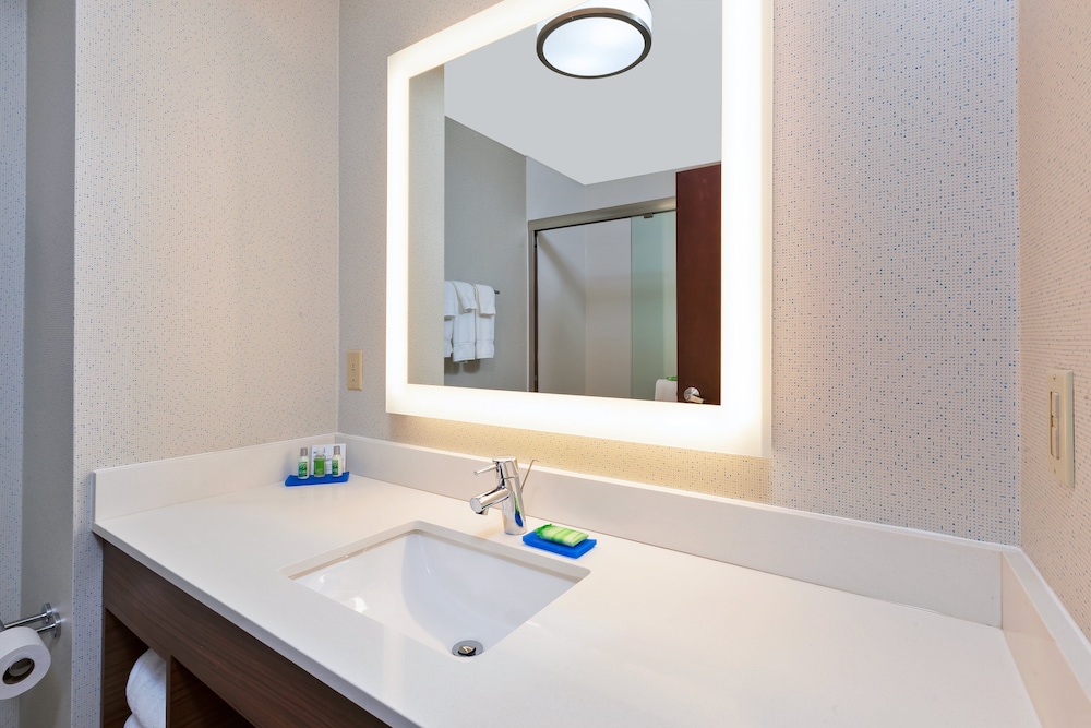 Holiday Inn Express Hotel & Suites Cleveland Richfield by IHG - photo 10