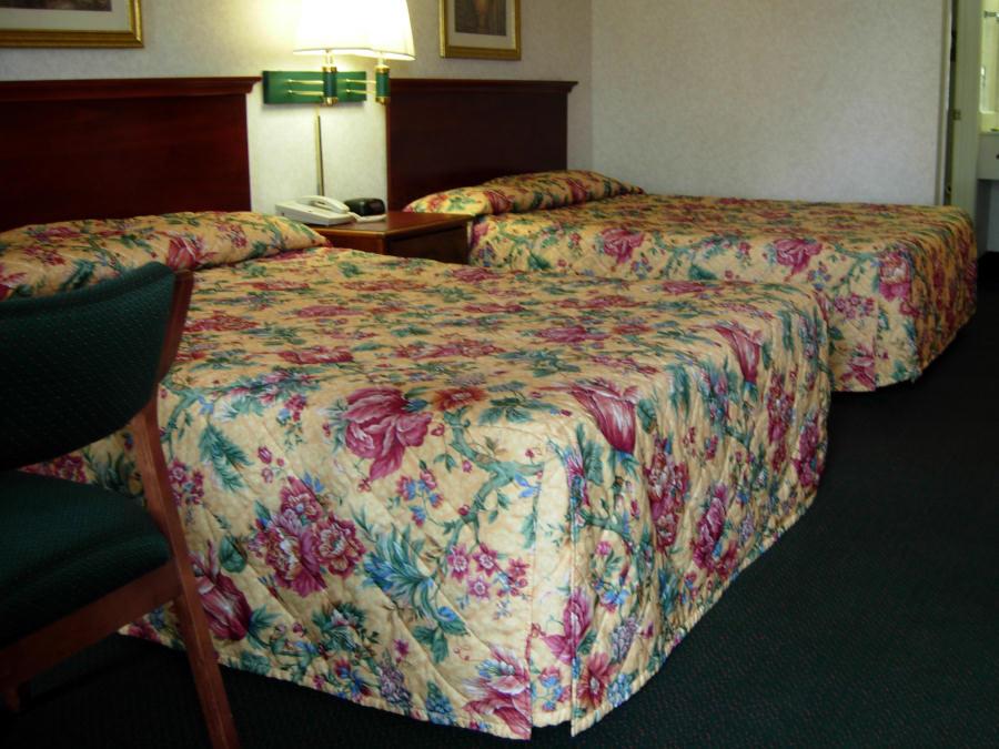 Americas Best Inn & Suites Decatur - photo 18
