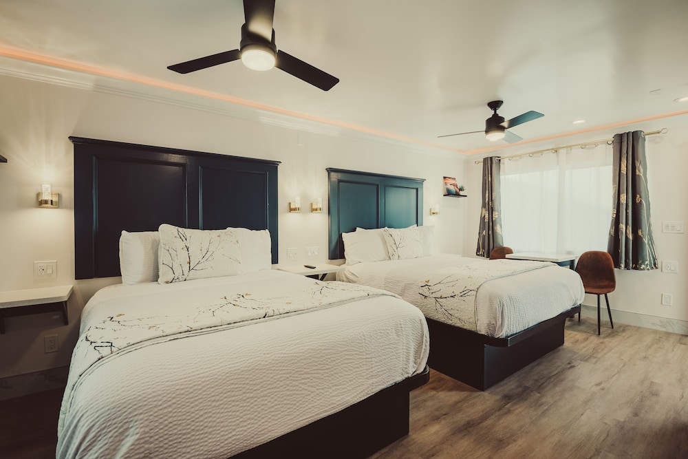 Blufftop Inn & Suites - photo 36