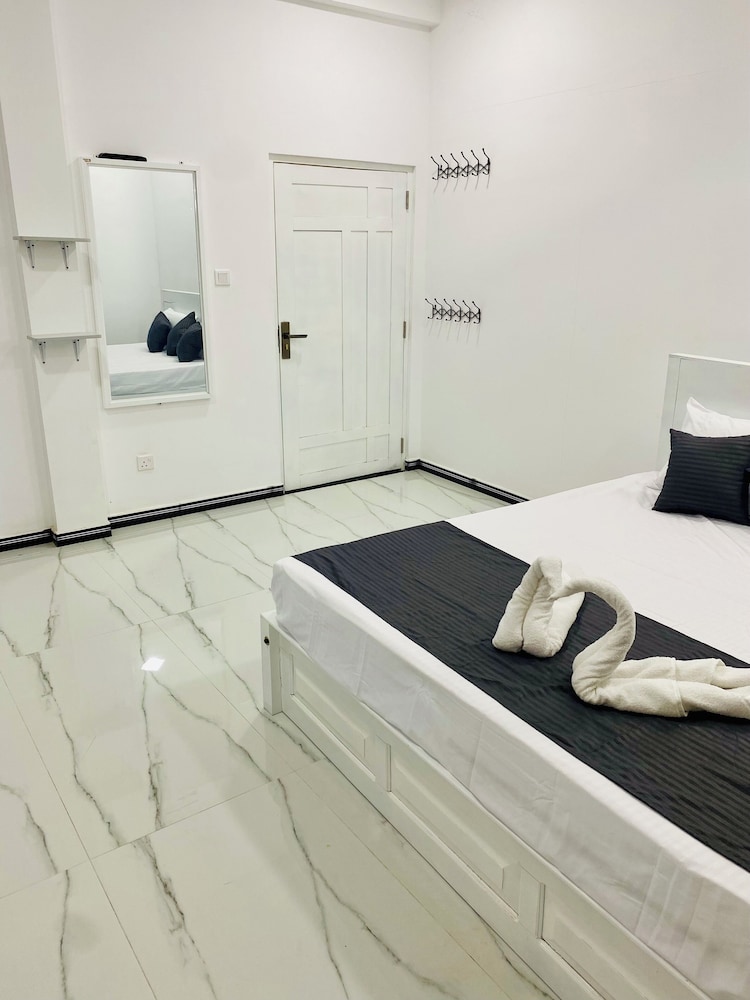 Hotel Jay R in Trincomalee, Sri Lanka