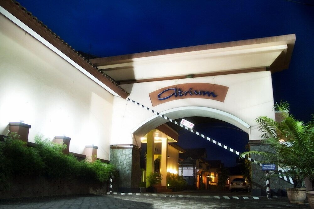 Atrium Resort & Hotel — hotel in Sokaraja