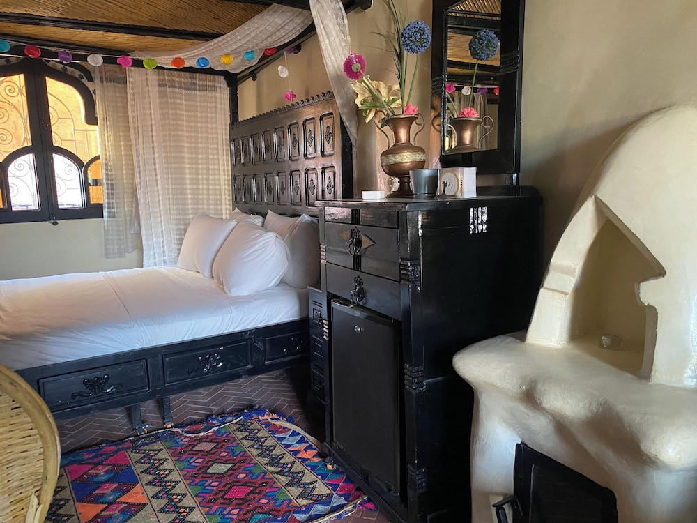 Riad Azurite — 4-Star Luxury Hotel in Chefchaouene, Morocco