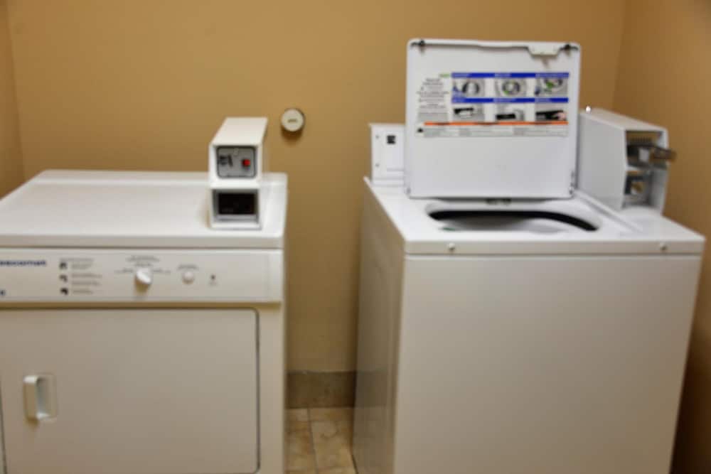 Irish Inn And Suites - photo 16