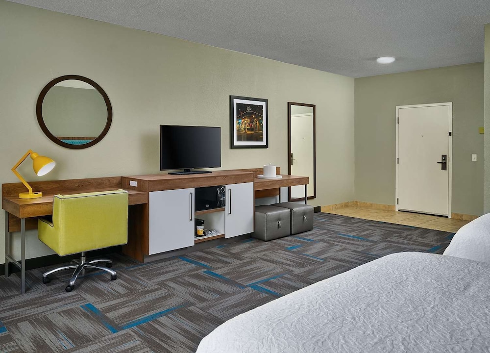 Hampton Inn Covington - photo 10
