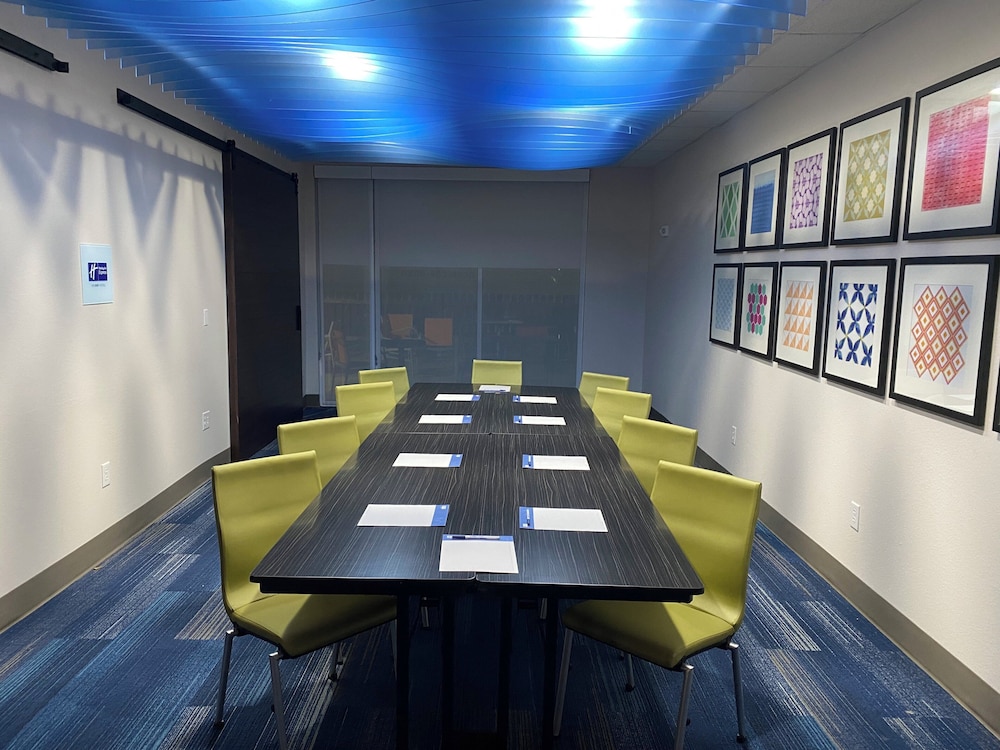 Holiday Inn Express & Suites Wylie West by IHG - photo 44