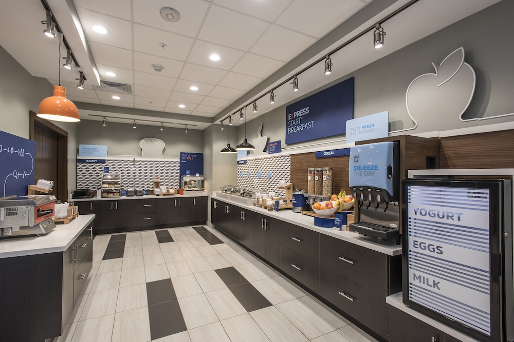 Holiday Inn Express & Suites Phoenix North Happy Valley by IHG - photo 27