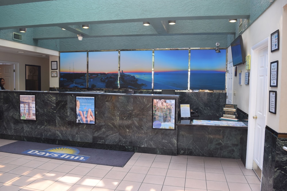 Days Inn by Wyndham Panama City Beach Beachfront Resort - photo 4