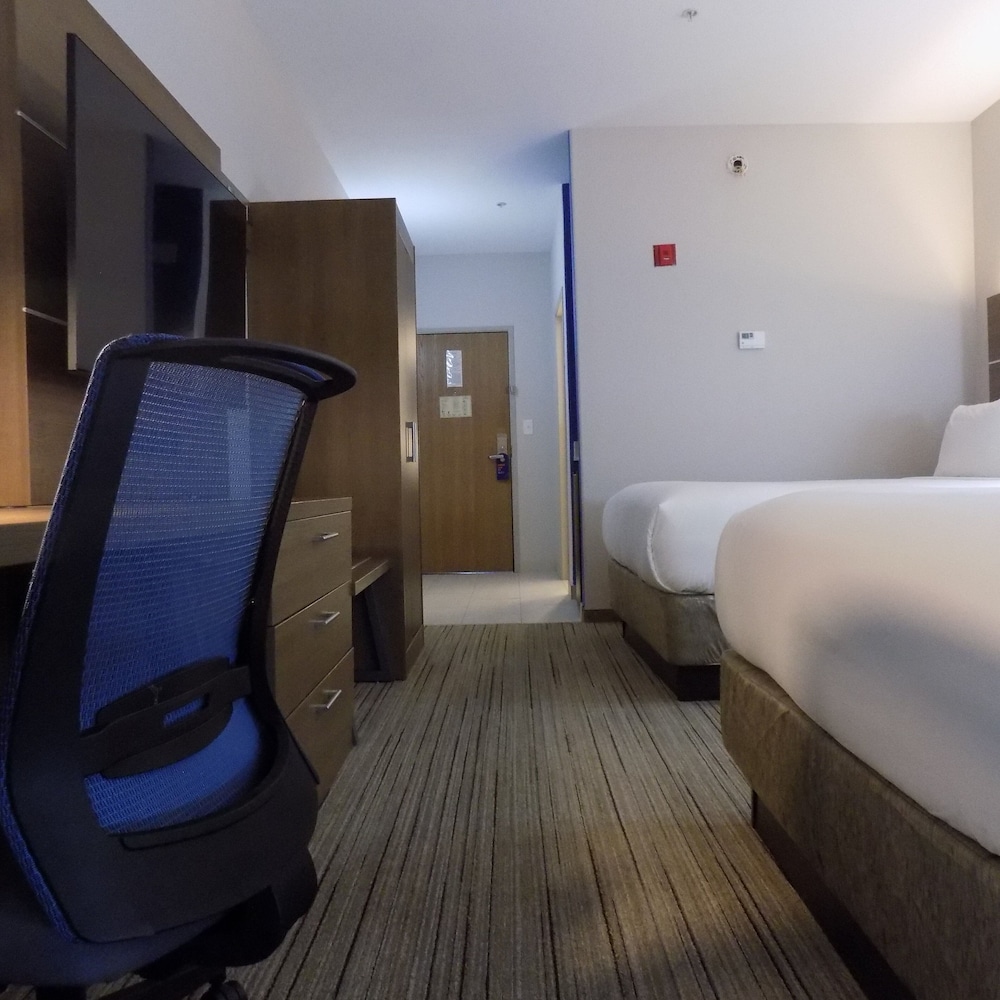 Holiday Inn Express Hotel & Suites Mission McAllen Area by IHG - photo 7