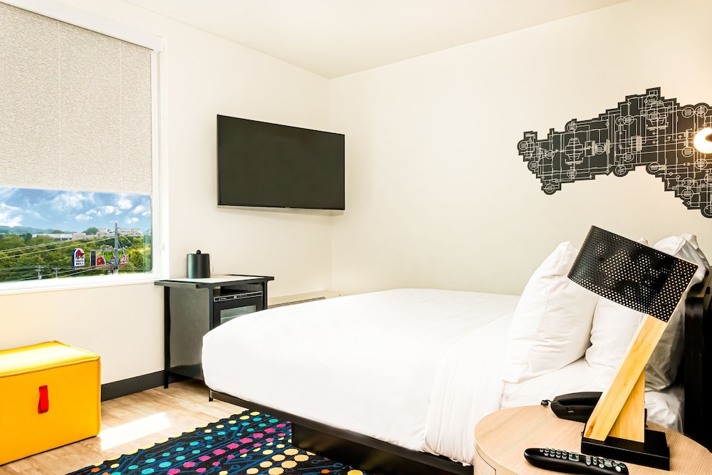 Aloft Knoxville West - photo 5