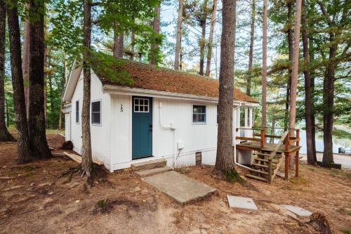 Arbutus Lakeview Retreat I Fishing l Near TC — 4-Star Luxury Hotel in Traverse City, United States