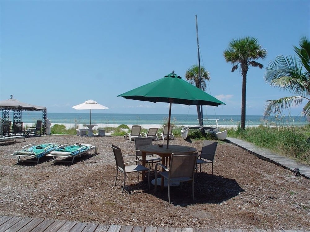 Sun N Fun Beachfront Vacation Rentals - photo 17