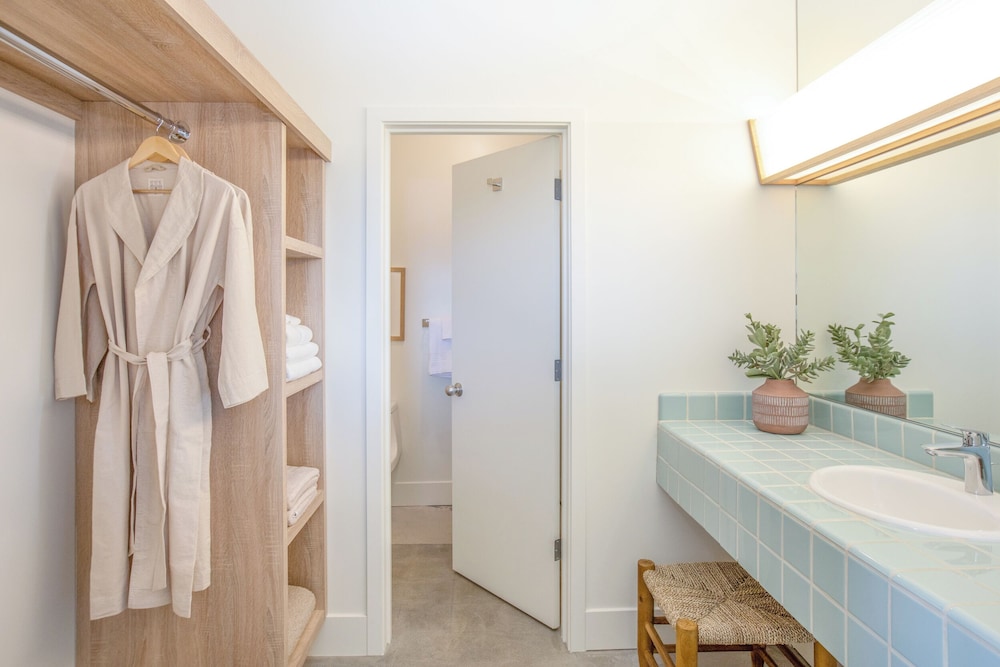 The Bungalows by Homestead Modern at The Joshua Tree Retreat Center - photo 59