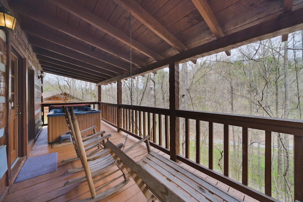 A Lover's Paradise 1 Bedroom Cabin Heavenly Views Resort - photo 17