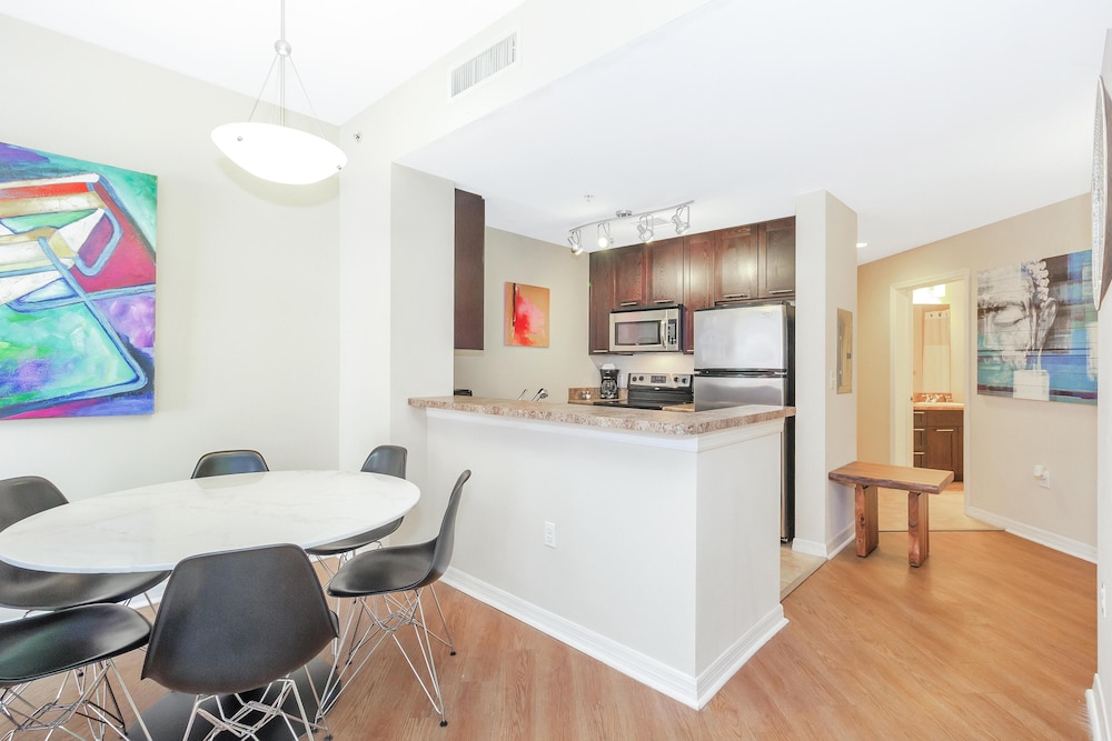 Dharma Home Suites South Miami at Red Road Commons - photo 25