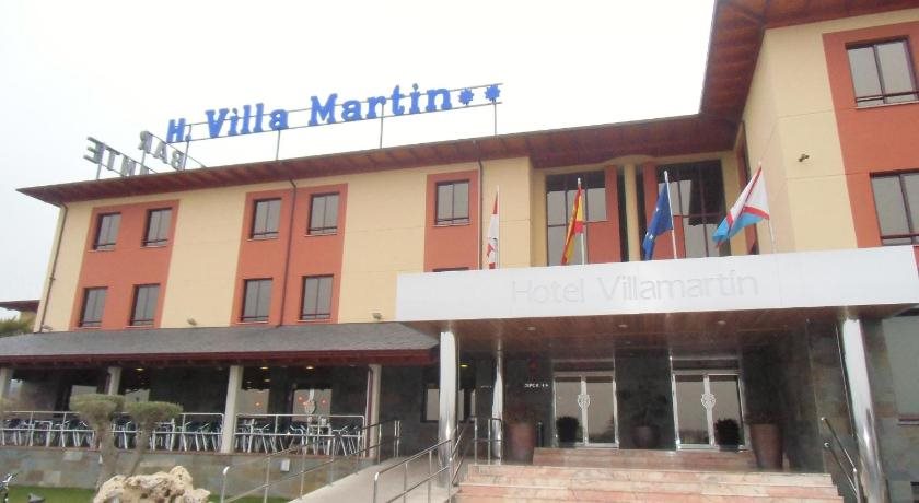 Area De Servicio VillamartIn — hotel in Carracedelo