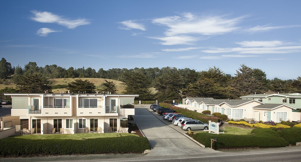 Cambria Landing Inn & Suites - photo 47