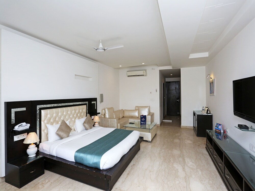 OYO 13564 Near Prem Mandir in Vrindavan, India