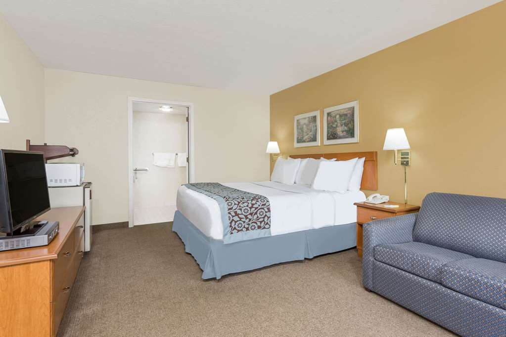 Days Inn by Wyndham Elberton - photo 11