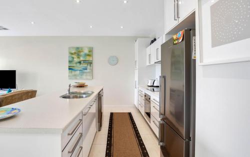 No 7 Summer Salts — 4-Star Luxury Hotel in Hayborough, Australia