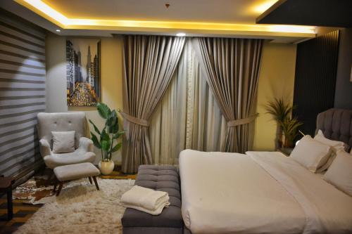 Gold Crest Mall One bed Presidential Apartment — 4-Star Luxury Hotel in Lahore, Pakistan