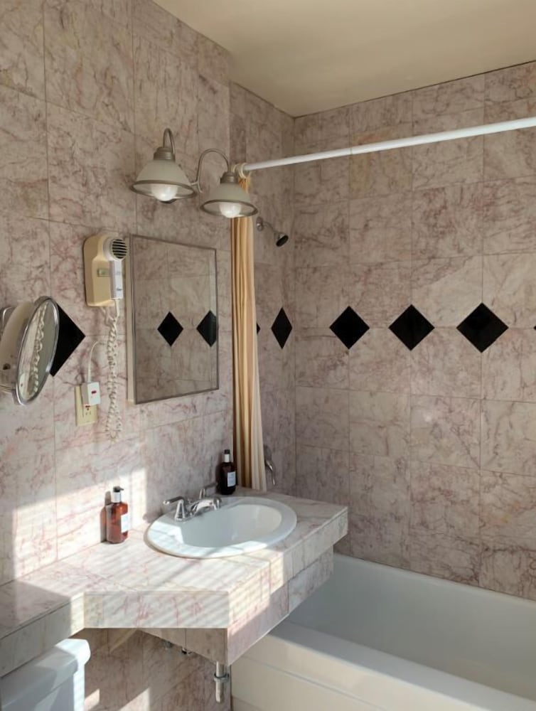The Copperhood Retreat & Spa - photo 20