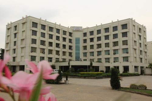 Hotel Shreshtha — hotel in Raigarh