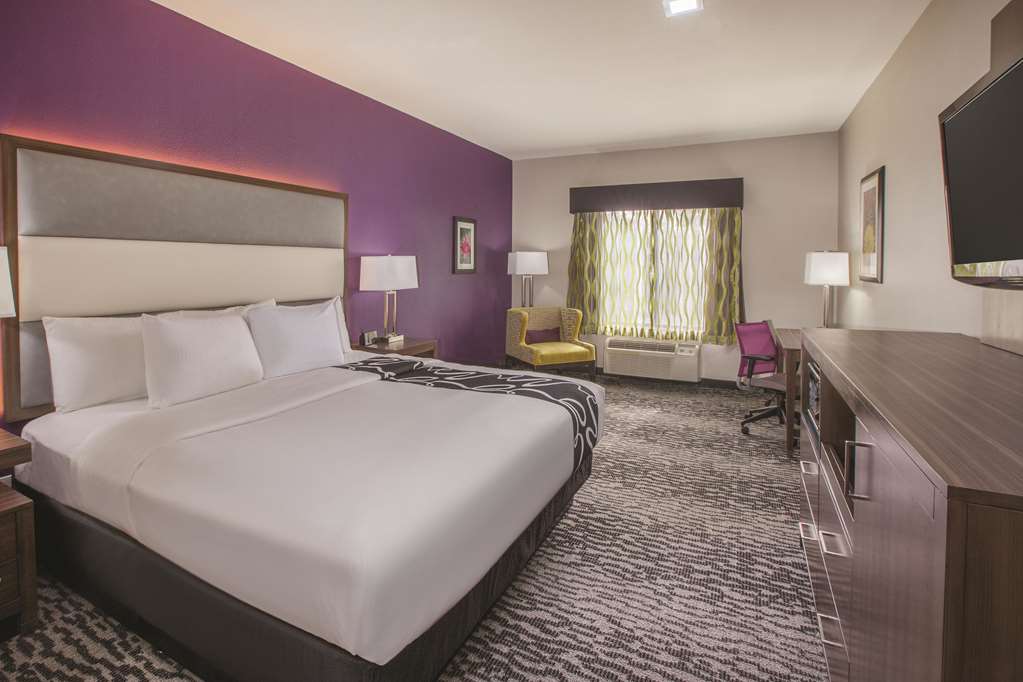 La Quinta Inn & Suites by Wyndham NW Tucson Marana - photo 23