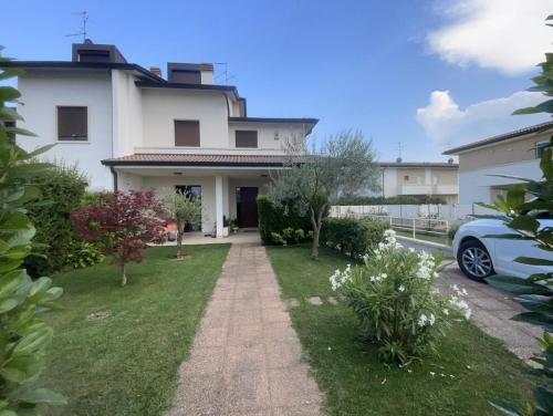 Villa Green Harmony — 4-Star Luxury Hotel in Bussolengo, Italy