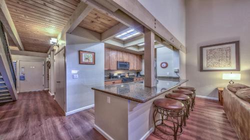 628 Lake View — 4-Star Luxury Hotel in South Lake Tahoe, United States