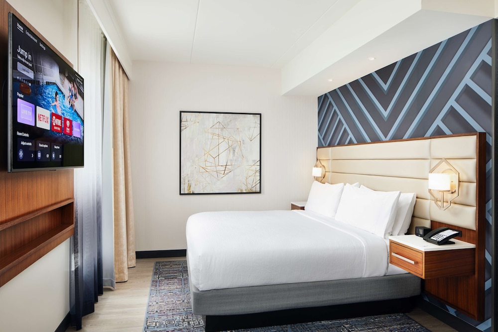 Embassy Suites by Hilton Atlanta Airport North - photo 8