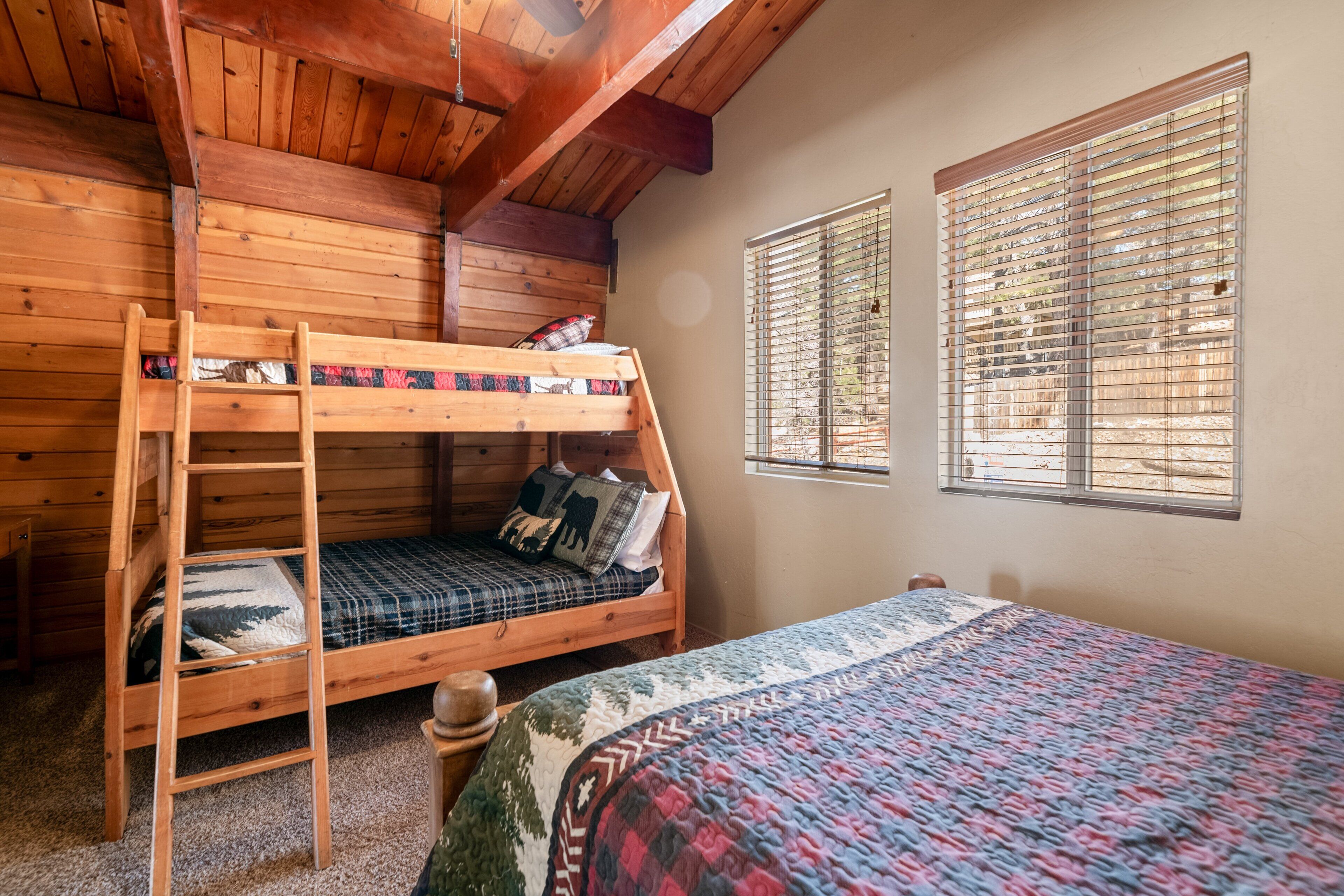 Bear Claw Inn - photo 30