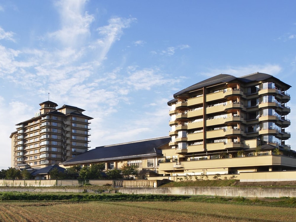 Shiratama no yu KAHOU Bettei Koshinosato — 4-Star Luxury Hotel in Shibata, Japan