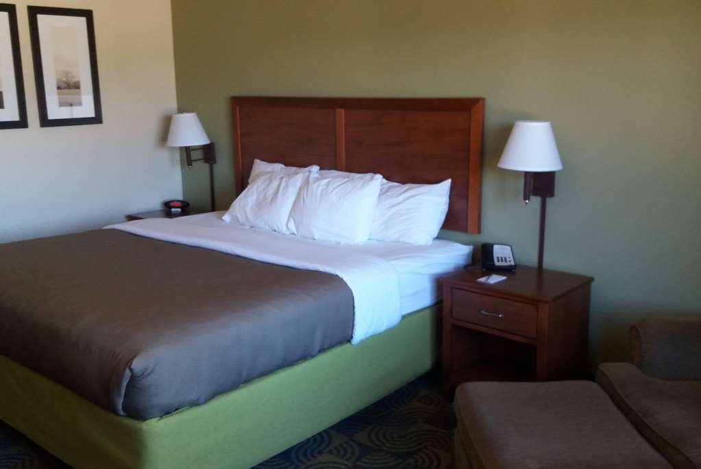 AmericInn by Wyndham Kewanee - photo 10