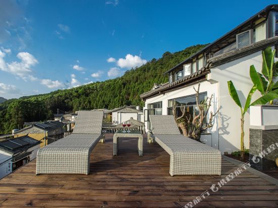 Floral Hotel Jingxingu in Tengyue, People's Republic of China