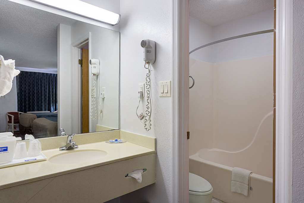Rodeway Inn Lake City I 75 - photo 15