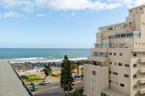 Stylish Sea Point Apartment