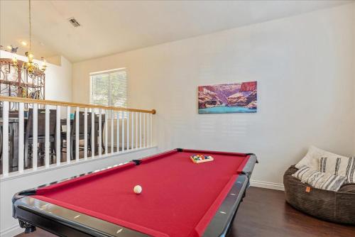 Henderson Hacienda 5br free heated pool spa 15 min to Strip