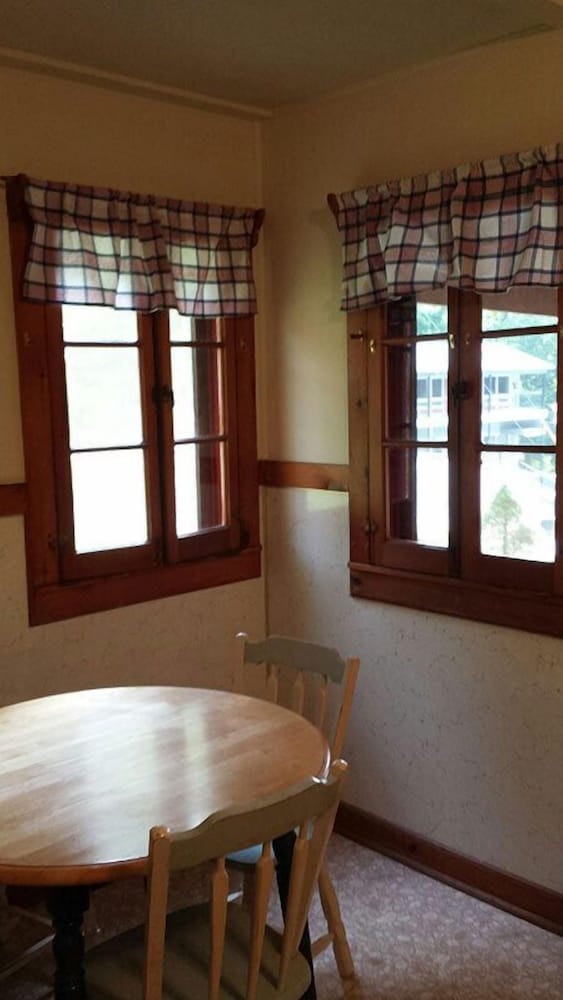 Forest Hill Lodge & Cabins - photo 17