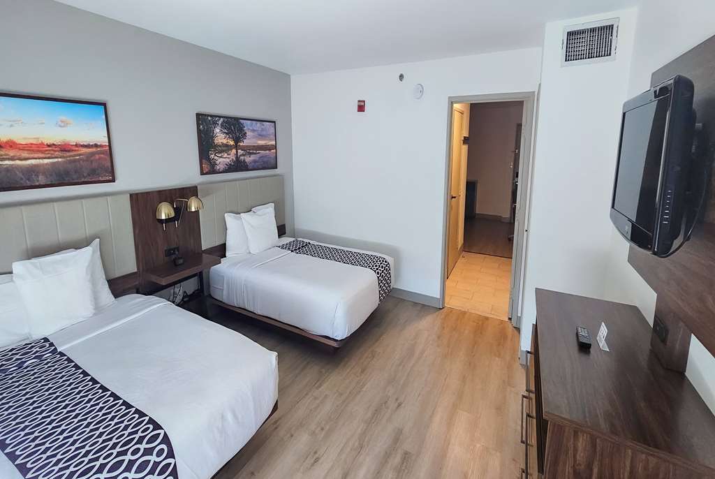 La Quinta Inn & Suites by Wyndham Dallas Mesquite - photo 57