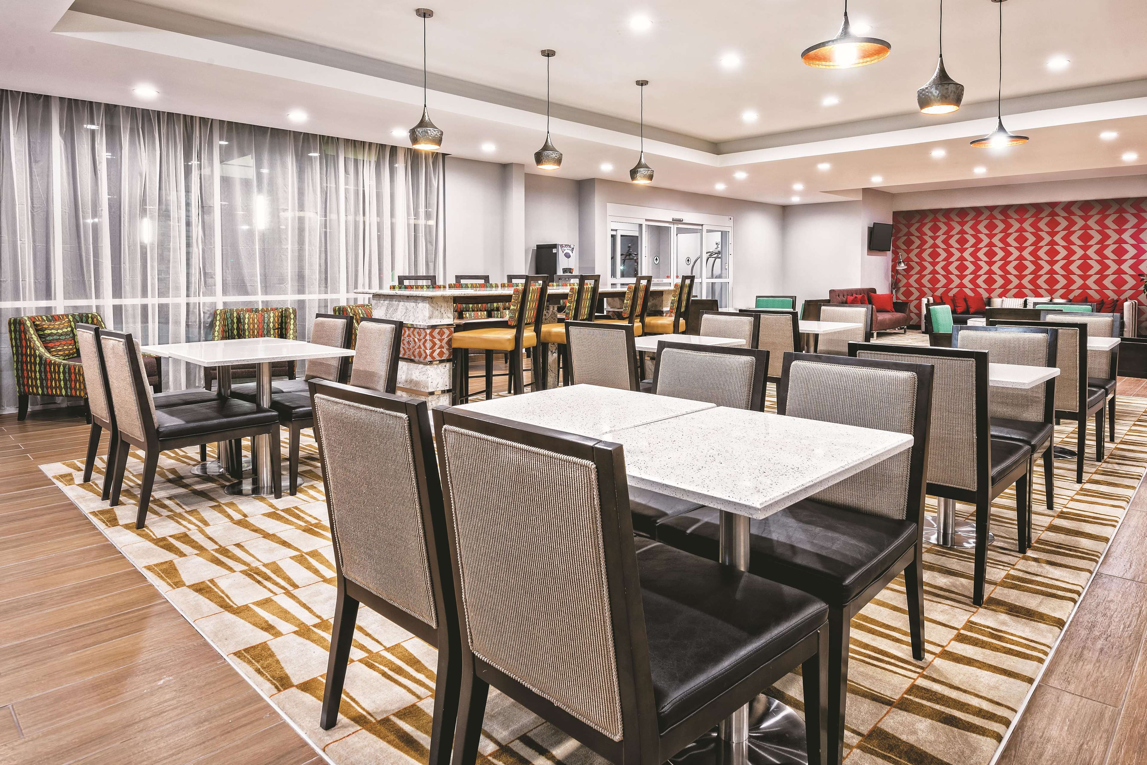 La Quinta by Wyndham San Antonio by Frost Bank Center - photo 12