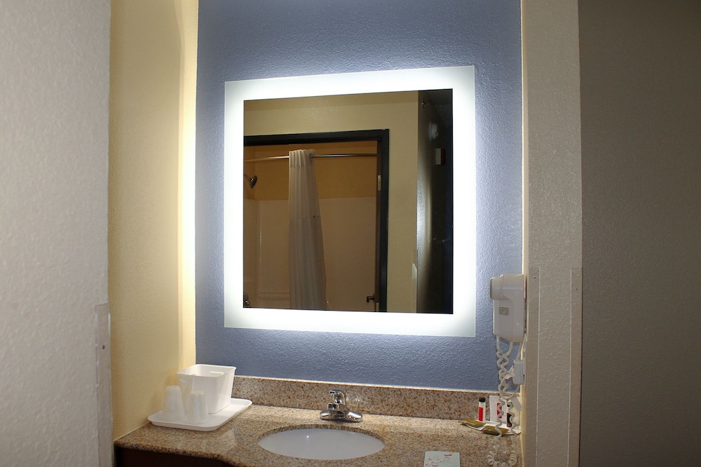 Days Inn by Wyndham Batavia Ohio - photo 14
