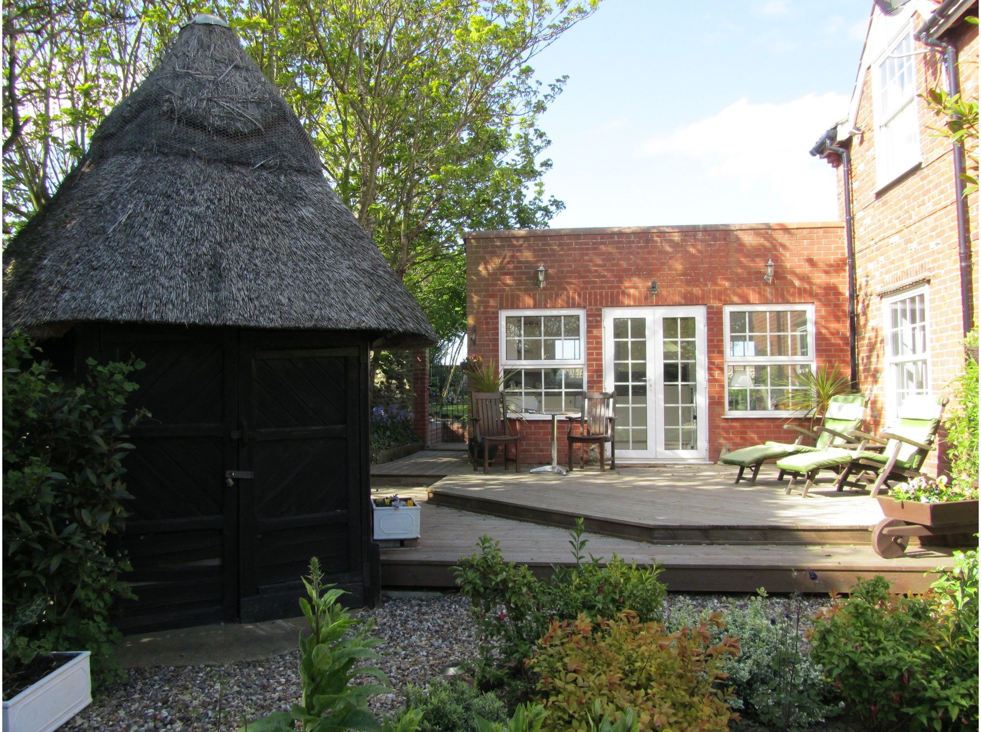 May Cottage B and B Hotel