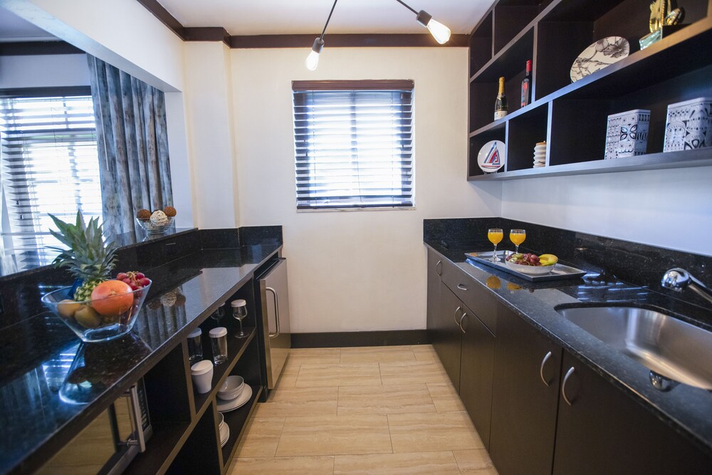 Lincoln Arms Suites - photo 24