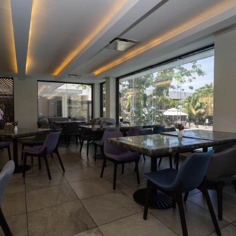 LOBBY BAR ICE PORTAL