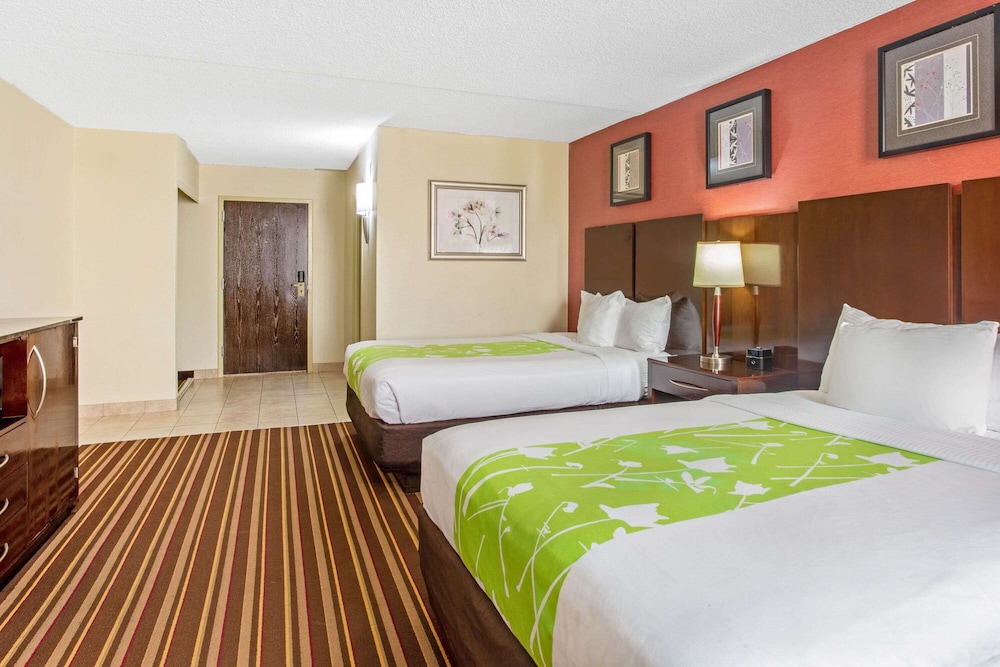 DoubleTree by Hilton Salisbury - photo 15