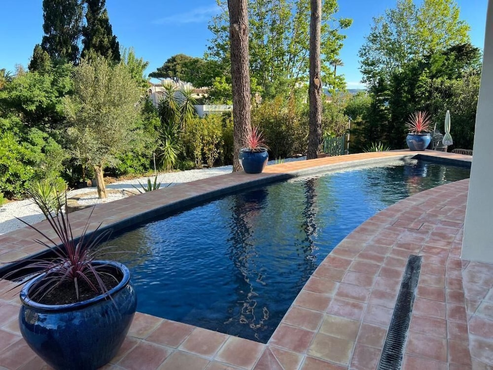 Maison d'Orange La Pinede — 4-Star Luxury Hotel in Saint-Tropez, France