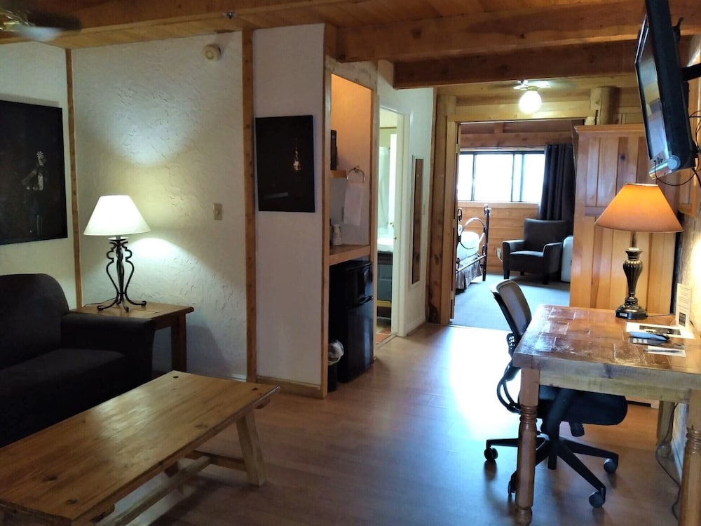 The Boulder Creek Lodge - photo 25